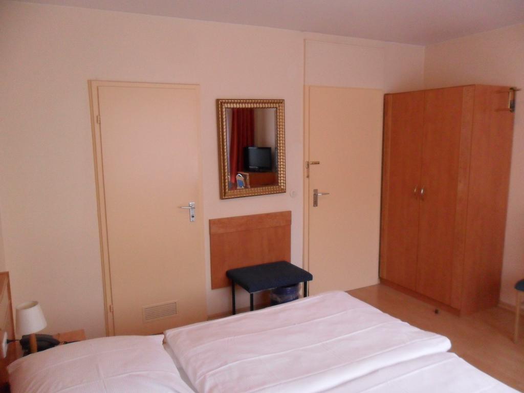 Hotel Europa Пфорцхайм Номер фото