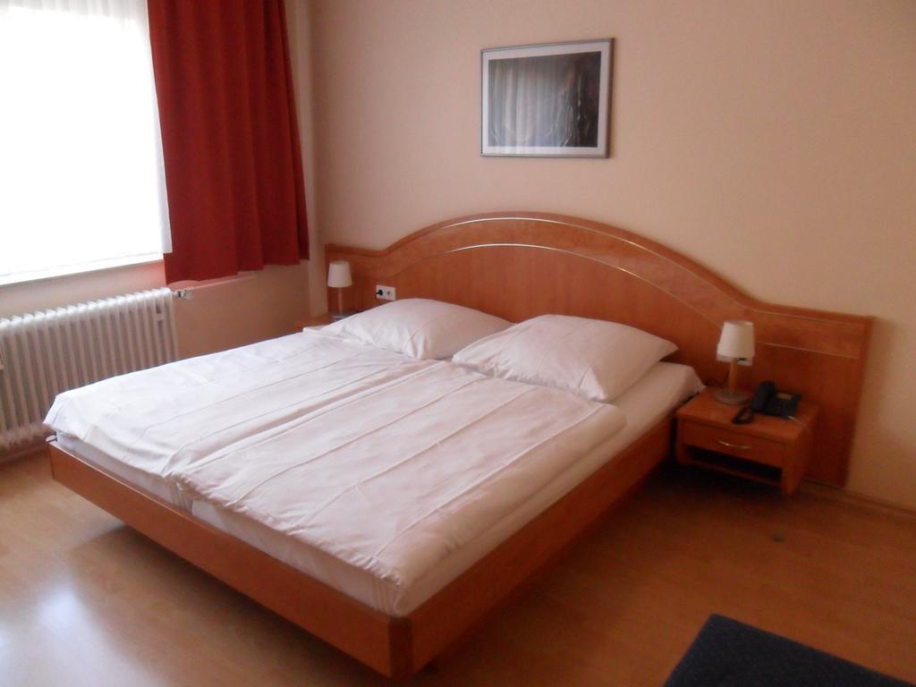 Hotel Europa Пфорцхайм Номер фото